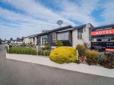Cedar Lodge Motel