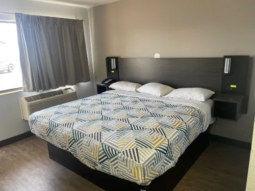 Motel 6 Wichita, KS - Parkplatz