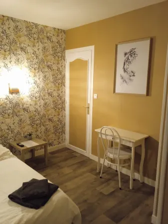 Hôtel du Grand Chêne Отели в г. Монтиль