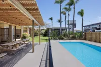 South Pacific Palms Motor Inn - Pools