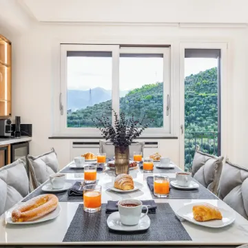 Regina Vittoria Relais EcoSmart Luxury Home Spa - de Vivo Realty