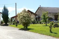 Le Vieux Noyer Hotels in Jonzac