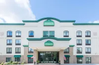 尼亞加拉瀑布蔚景溫德姆飯店 St. Mary of the Cataract R. C. Parish附近的飯店