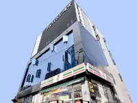 Hotel Maison Hotels near كنيسة ميلاك الكاثوليكية