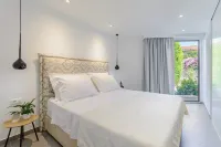 Villa Stone Pearl Hotels in Sutivan