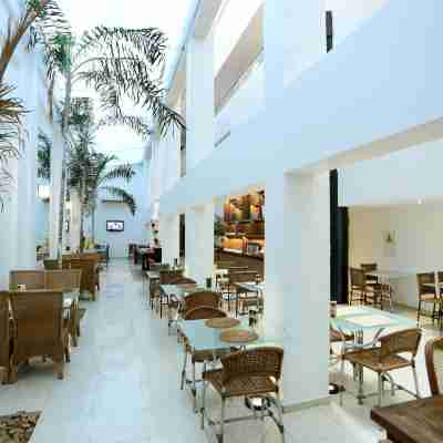 Oasis Tower Hotel Dining/Meeting Rooms