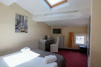 Brit Hotel Bleu Nuit Hotels in Saintes