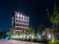 Coco Beach Resort Bangsaen Hotels near Bangsaen Beach Roundabout