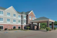 La Quinta Inn & Suites by Wyndham Tyler South Hotels in Tyler