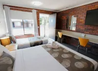 Blue Shades Motel Hotel a Maryborough