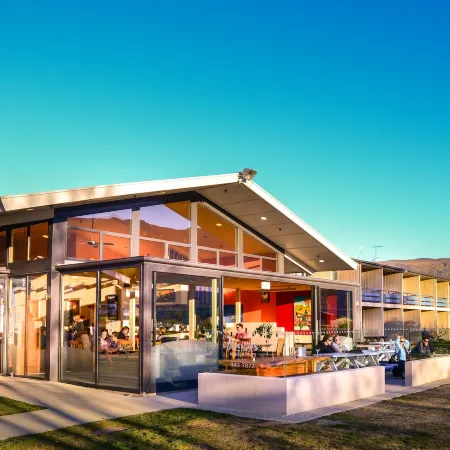 Wanaka Hotel