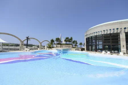 Loisir Spa Tower Naha Отели рядом с достопримечательностью «Shuri Ryusen»