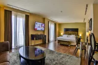 Hotel 525 - balcony