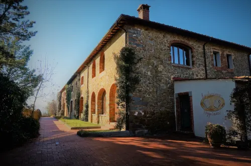 Agriturismo Antico Borgo Poggitazzi - parking