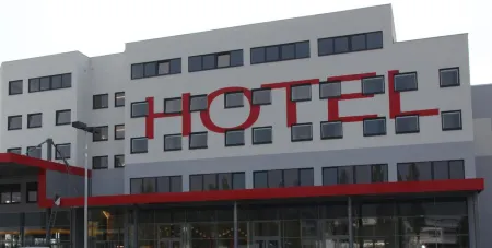 HB1 Budget Hotel - Contactless Check IN Отели в г. Мёдлинг
