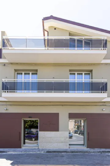 Charme Simon Bolivar