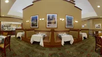 Hilton Garden Inn Milwaukee Northwest Conference Center - breakfast