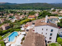 Hotel & Restaurant Perla Riviera Hotels in Villeneuve-Loubet