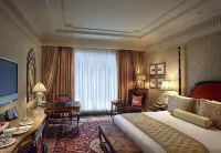 The Leela Palace New Delhi - Jacuzzi