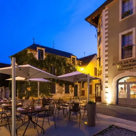 Hôtel Restaurant Famille Bourgeois "La Cote des Monts Damnés"