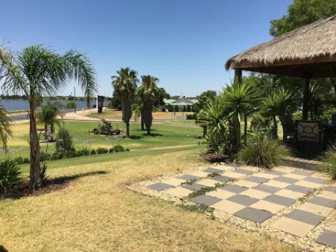 摩羯座汽車旅館