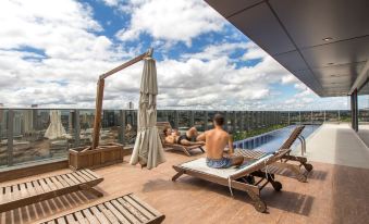 7th Avenue Oxford Residence