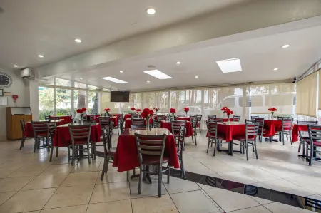 Best Inn & Suites Отели рядом с достопримечательностью «Jain Centre of Southern California»