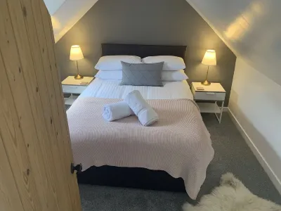 Heatherland Cottage Hotels near Portree Square