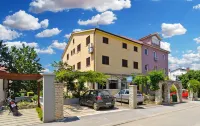 Apartments Stana 242 - parking