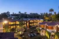 Hotel Hilltone Các khách sạn gần Bharat Ma