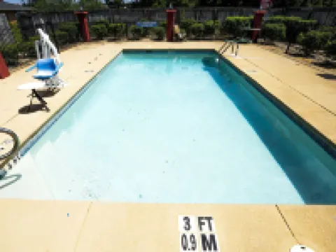 Quality Inn & Suites Monroeville South Hotel di Monroe County