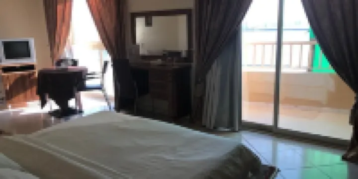 Julphar Hotel - Business King Room