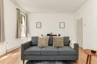 더 액턴 컬렉션