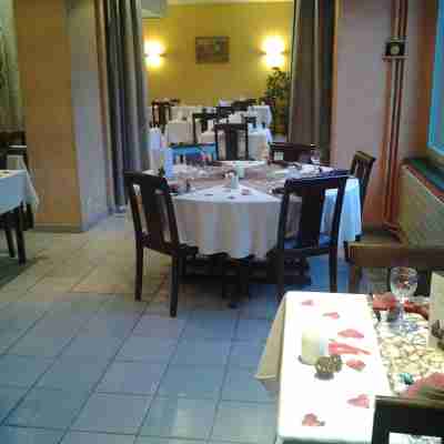 Hôtel-Restaurant & SPA Le Bout du Monde Dining/Meeting Rooms