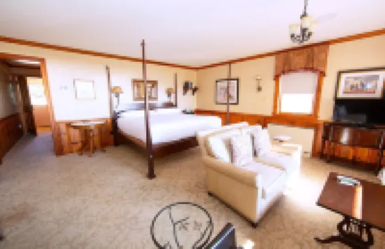 Sandaway Suites & Beach Hotels near Tilghman Island