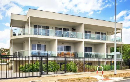 The Block Escape - Ocean Views No 6