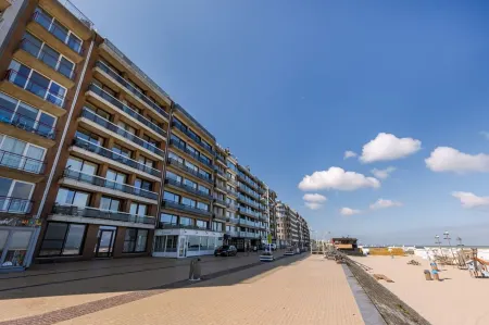 Huswell - Beachfront Apartment in Zeebrugge