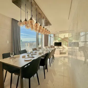 UH Flat Signature Daegu