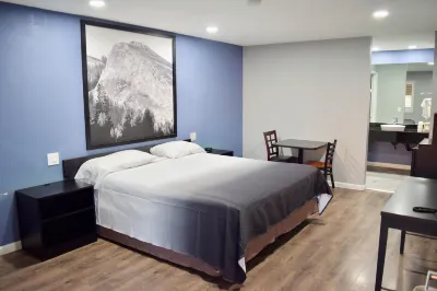 Super 8 by Wyndham Visalia Hotels in Visalia