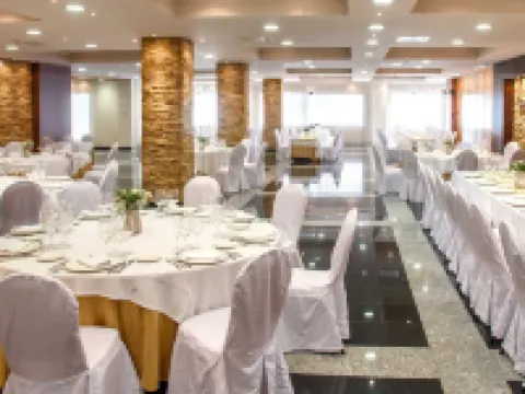 巴瓦斯特羅城市大酒店 韋斯卡省酒店