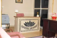 Spring House - Bintang 2