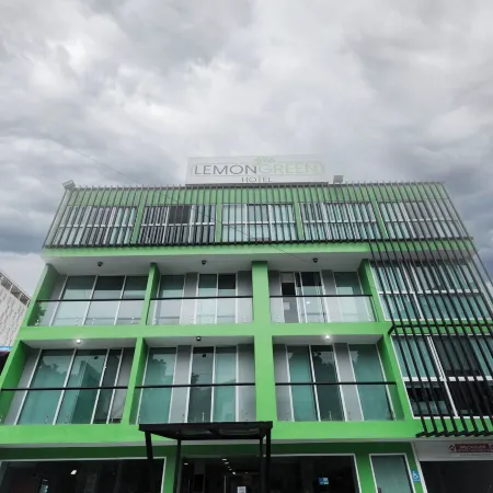 Hotel Lemon Green -Zona Expo Frente Al Centro de Convenciones Отели рядом с достопримечательностью «Выставочный центр Гвадалахары»