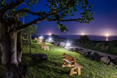 Jeju Turning Point Pension Отели рядом с достопримечательностью «The Venice Land»