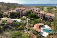 Reserva Conchal Resort - Jobo Complex - parking
