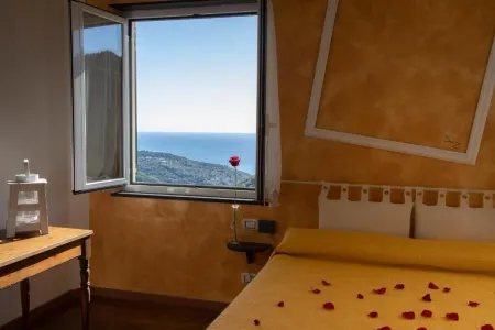 Looky Hotel Отели в г. Bogliasco