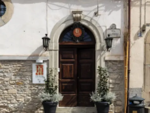 城市宮殿酒店 伊塞爾尼亞省酒店