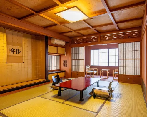 Hiina Hotels near Hitomi