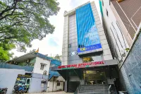 FabHotel Shivani International Hotel dekat Dewri Mandir