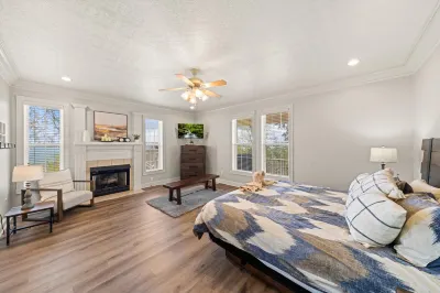 Cloud View Manor