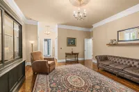 Stunning Antebellum Home with Theater and Garden - Elegant Historic Oasis Hoteles en Franklin